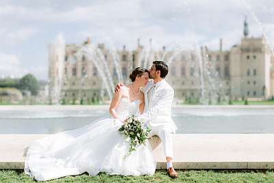 Séance photo de couple dans un cadre enchanteur